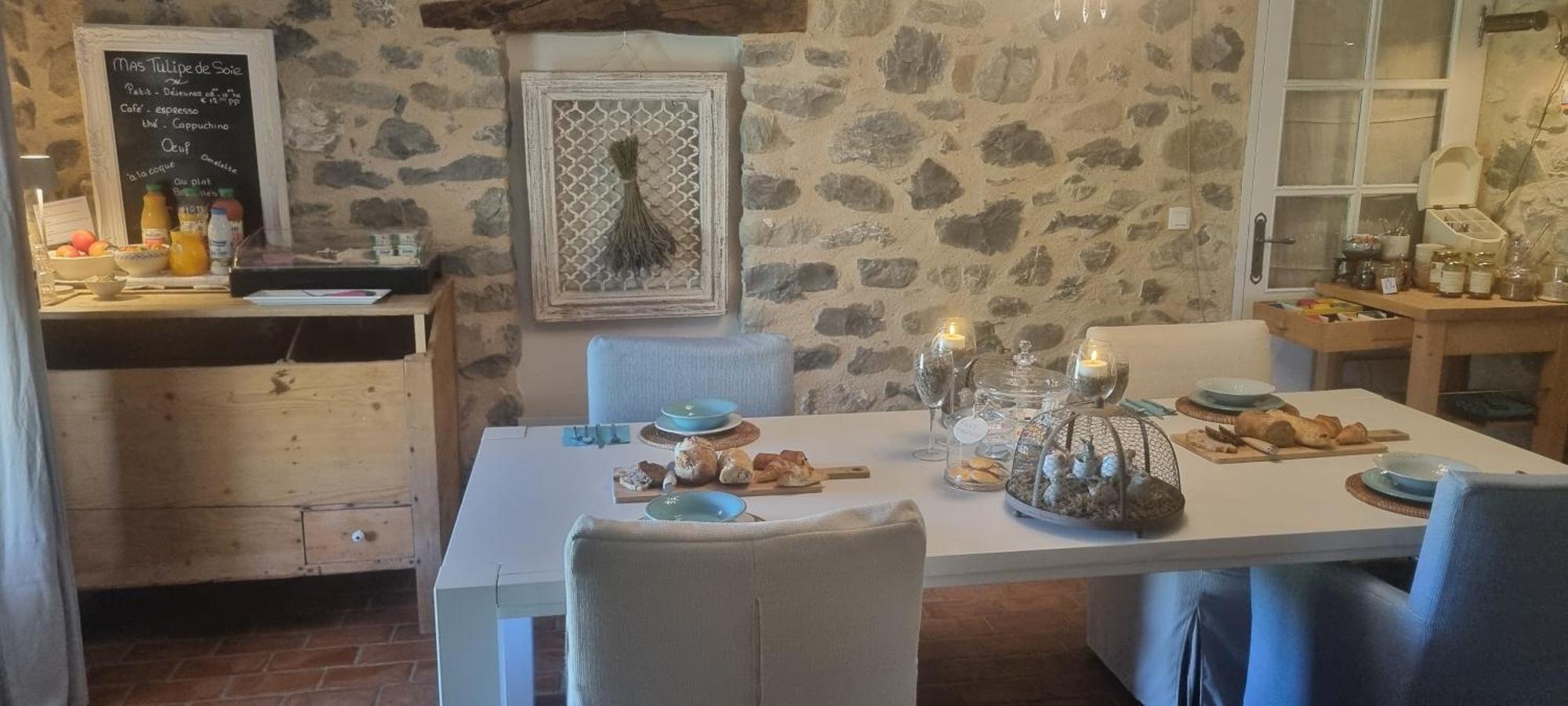 Mas Tulipe De Soie Bed & Breakfast Bevons Dış mekan fotoğraf
